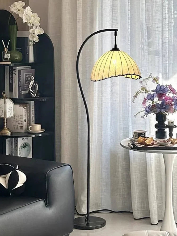 Retro Style Floor Lamp LED Standing Light Vintage Antique Corner Lamp Living Room Sofa Side Bedroom Bedside Reading Lamp Modern Rustic Industrial Home Decor Indoor Lighting Decorative Standing Fixture Hotel Cafe Wholesale