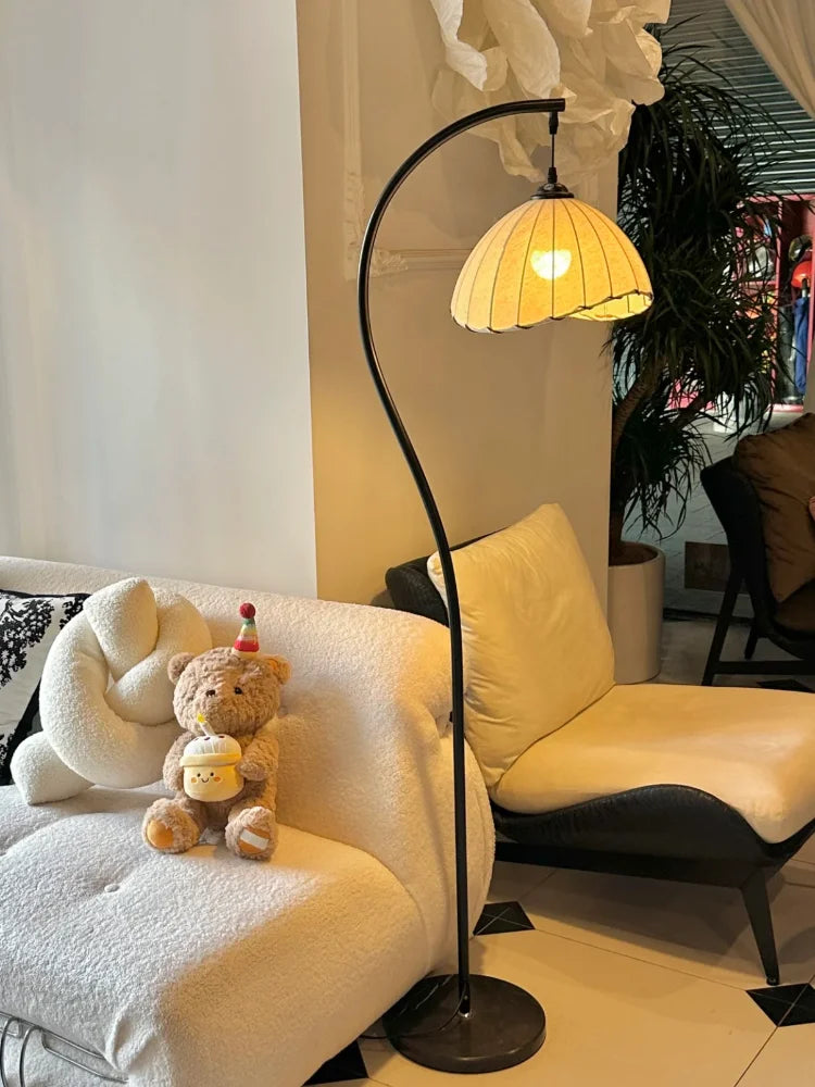 Retro Style Floor Lamp LED Standing Light Vintage Antique Corner Lamp Living Room Sofa Side Bedroom Bedside Reading Lamp Modern Rustic Industrial Home Decor Indoor Lighting Decorative Standing Fixture Hotel Cafe Wholesale