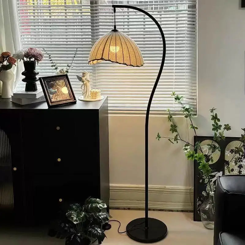 Retro Style Floor Lamp LED Standing Light Vintage Antique Corner Lamp Living Room Sofa Side Bedroom Bedside Reading Lamp Modern Rustic Industrial Home Decor Indoor Lighting Decorative Standing Fixture Hotel Cafe Wholesale